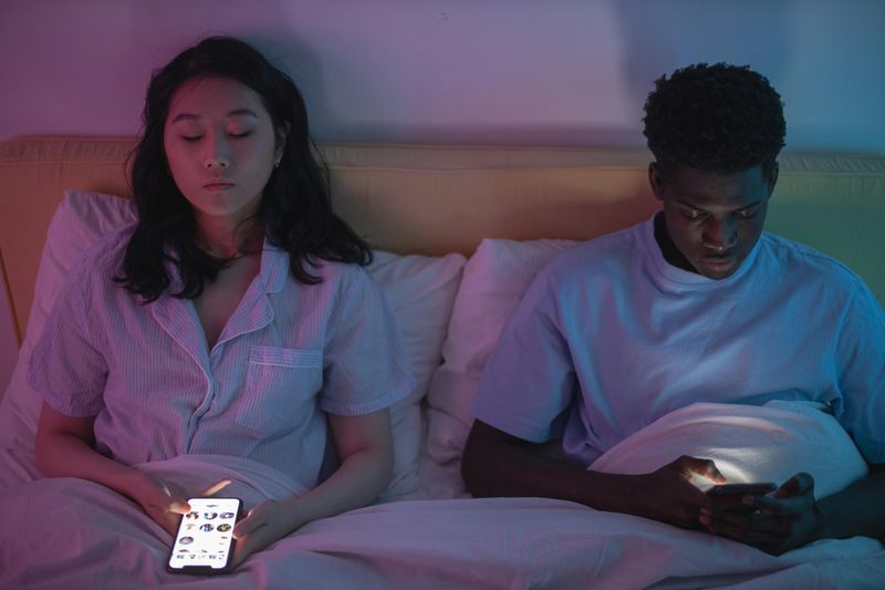 Avoiding the Spotlight Online