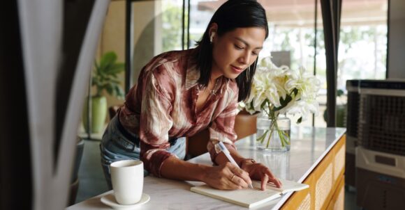 People Who Wake Up Early Often Share These 7 Qualities