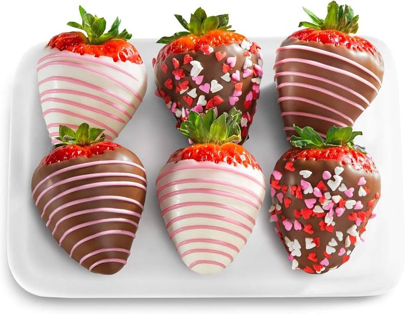Love Berries Chocolate-Dipped Strawberries Gift