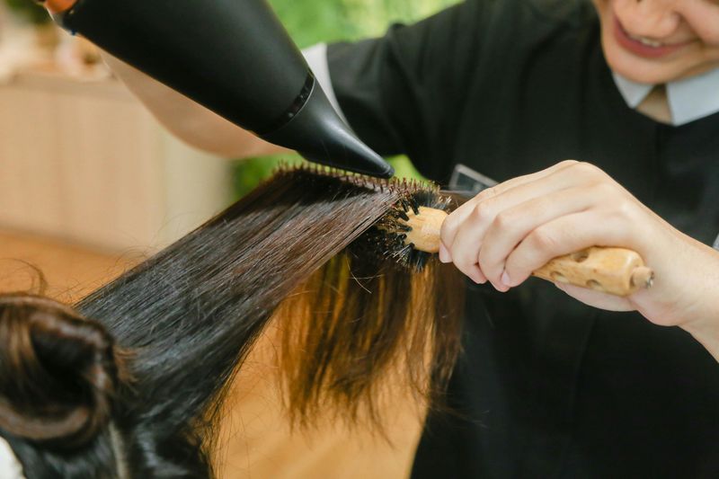 Root-Lifting Blow Dry Technique