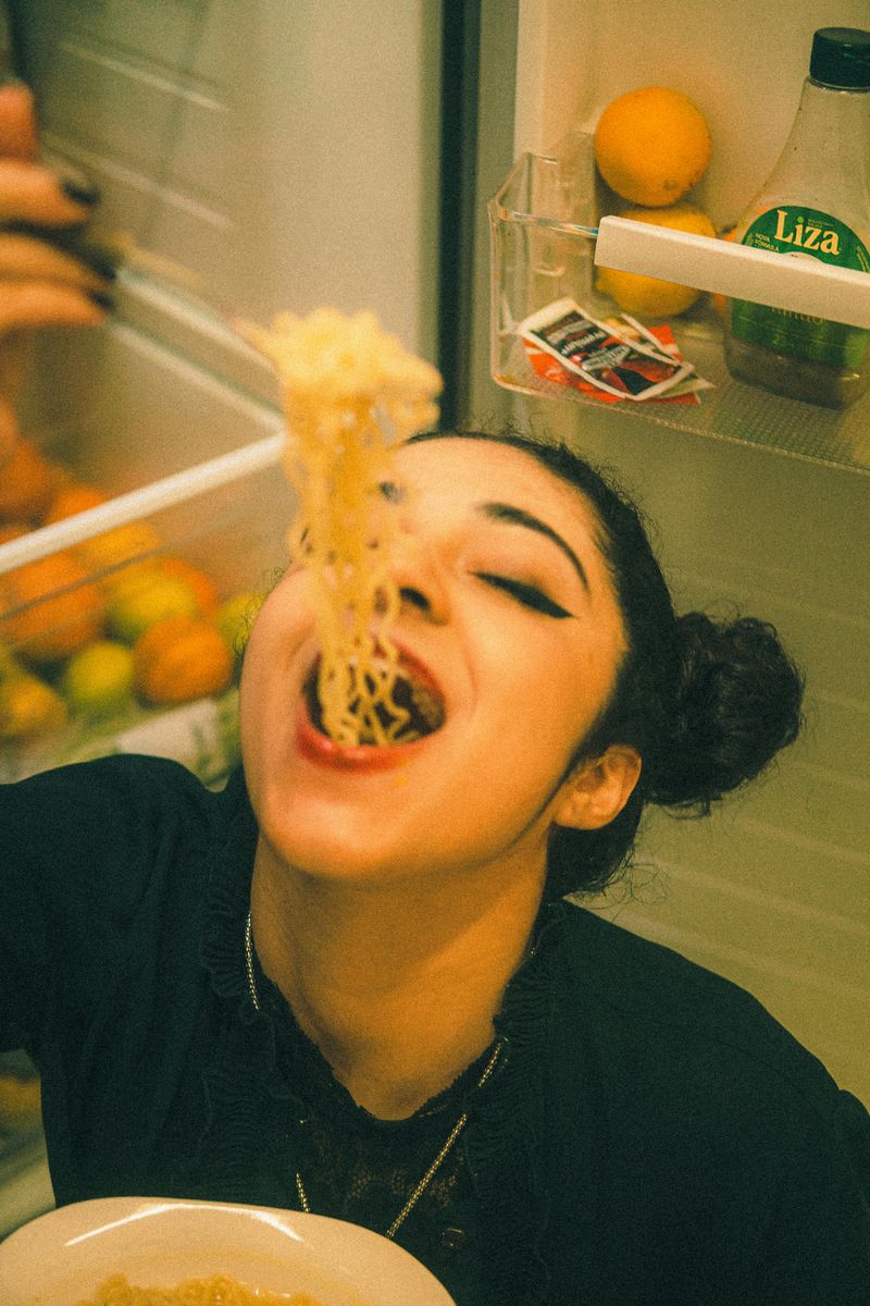 Snacking Late Without Hunger