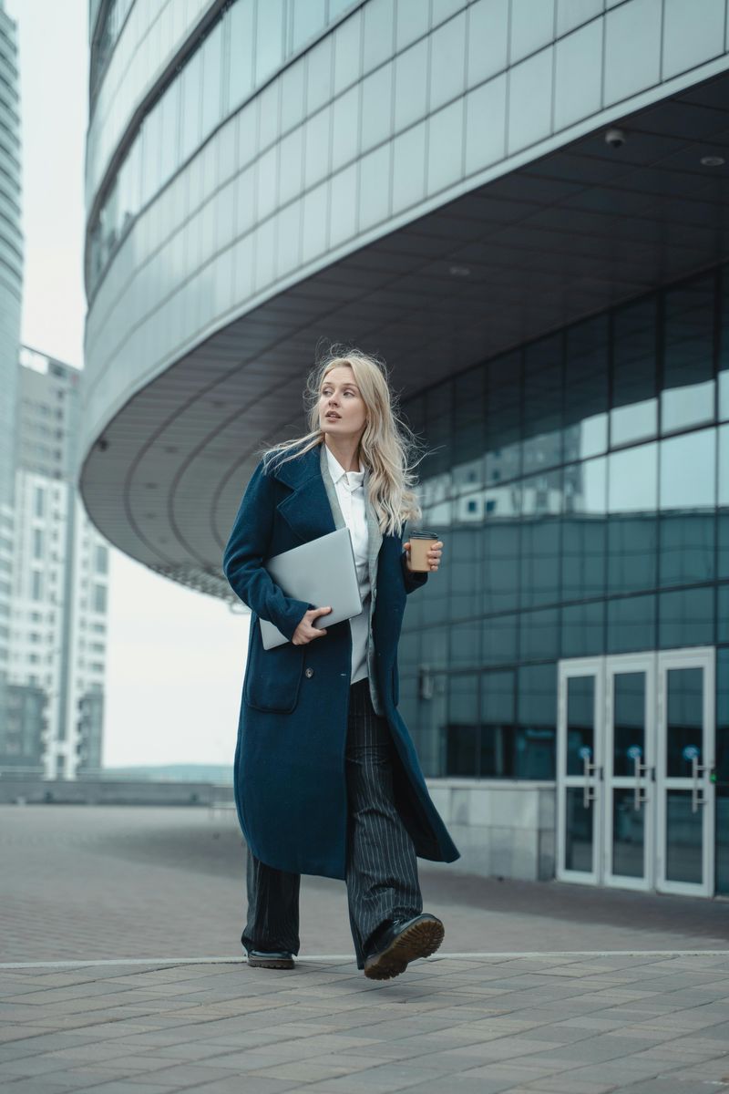 Strong Leadership Capacity and Natural Confidence