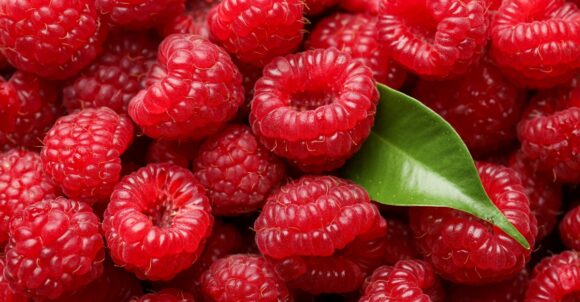 Struggling With Bloating? 12 Fiber-Rich Foods Experts Say to Eat More Of