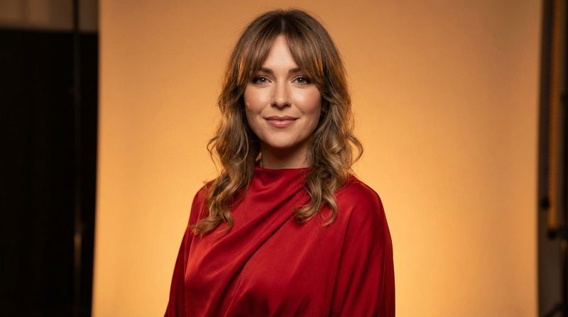 The Curtain Bangs Cut