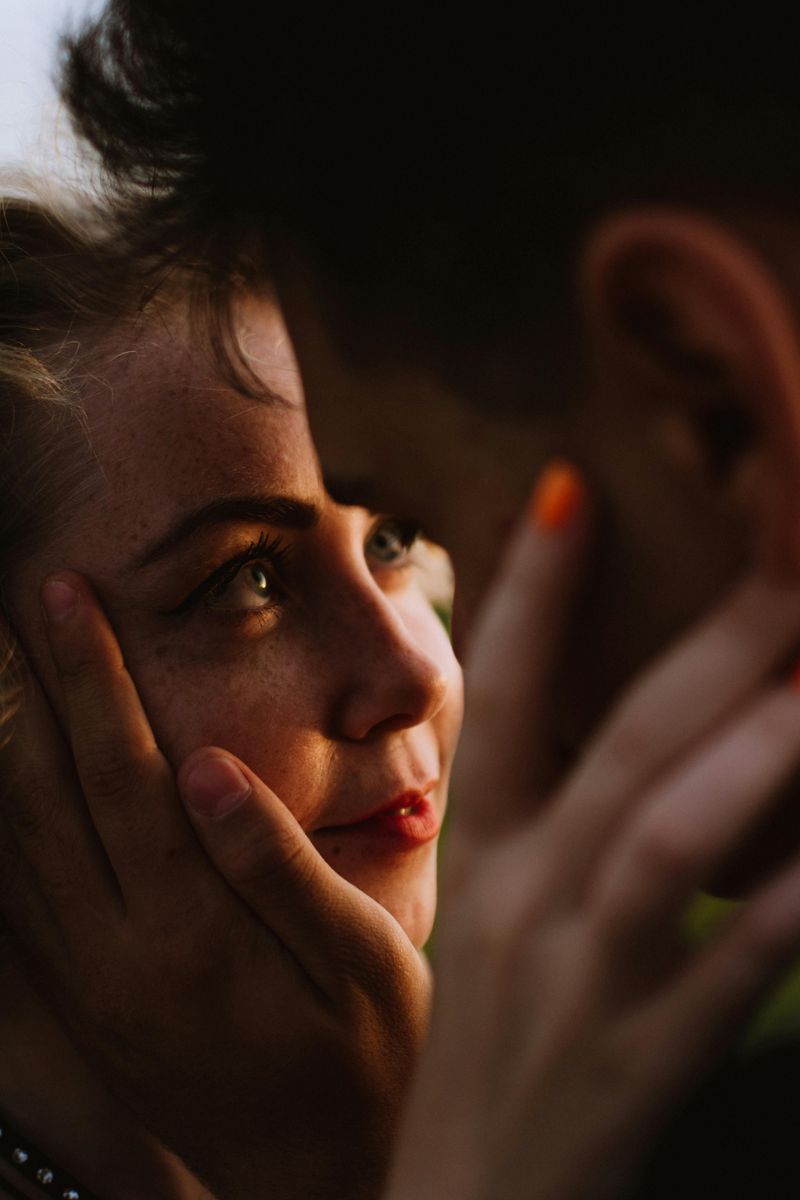 They Maintain Prolonged Eye Contact