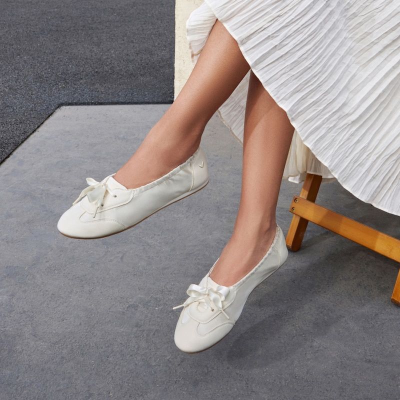 Vivaia Satin Sneakerina