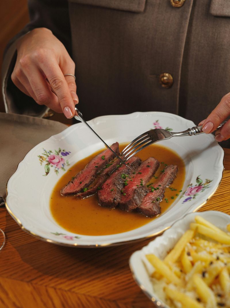 Wait Until Everyone Is Served Before Eating