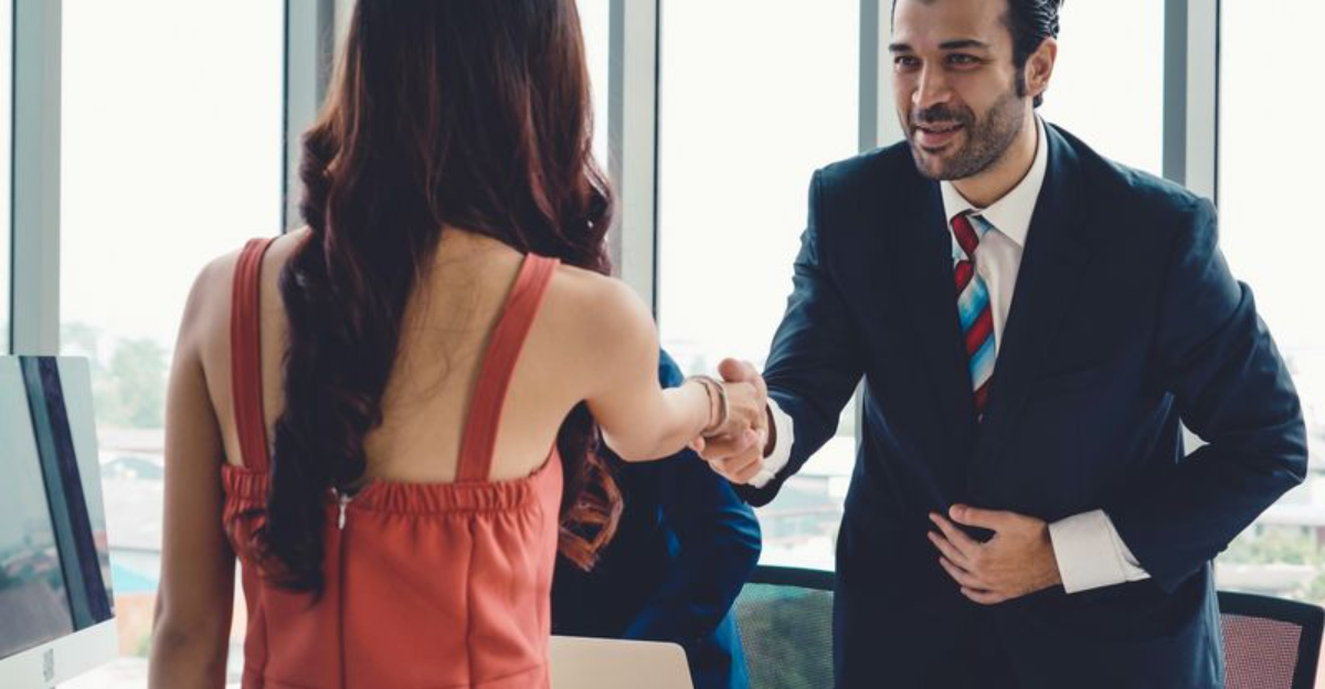 The 11 Behaviors That Alter How You're Treated—Without Saying a Word