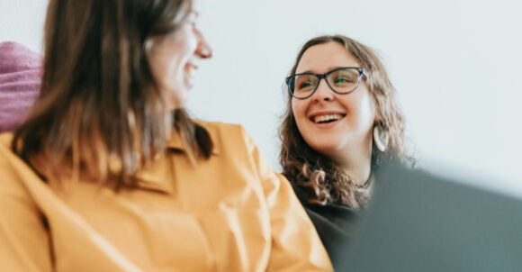 10 Simple Habits of People Everyone Instantly Likes