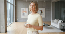 11 Chic Medium-Length Cuts Stylists Are Loving Right Now