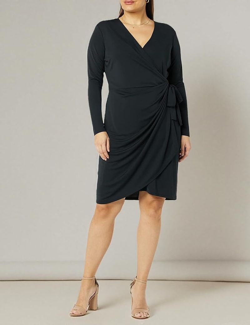 Amazon Essentials – Long-Sleeve Signature Wrap Dress