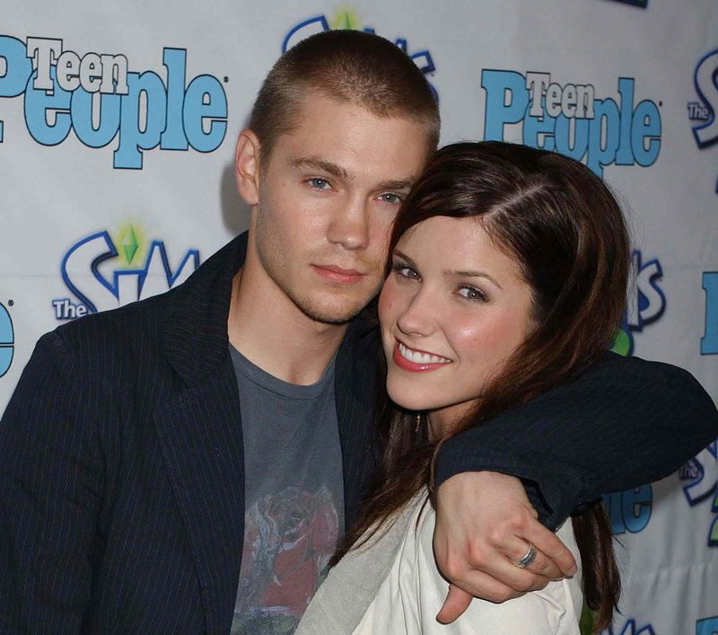 Sophia Bush & Chad Michael Murray (One Tree Hill) - When Real Life Gets Really Awkward