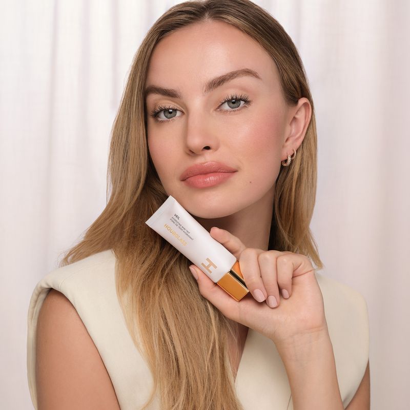 Hourglass Veil Hydrating Skin Tint