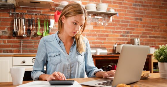 If Someone Does These 12 Things, They Probably Grew Up Without Much Money