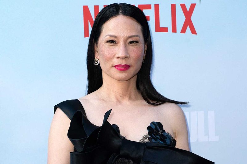 Lucy Liu (5'2