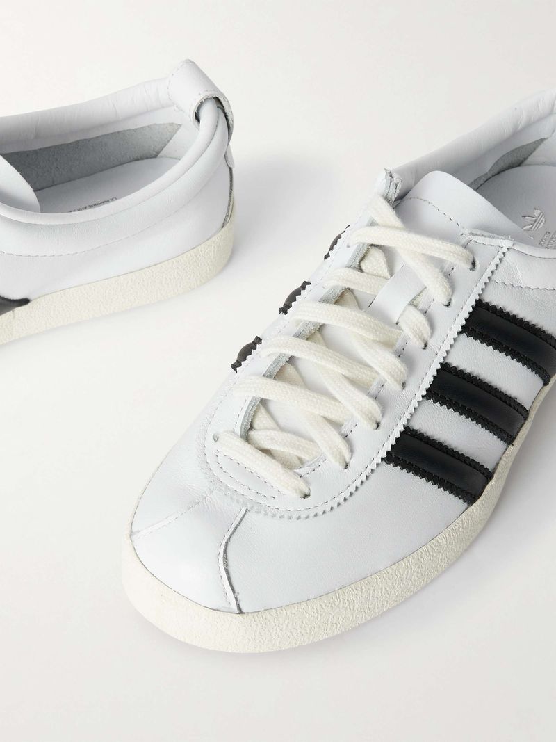 Minimalist White Leather Sneakers