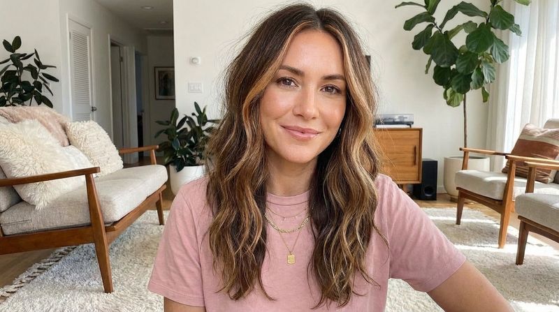 Money Piece Highlights with Natural Waves