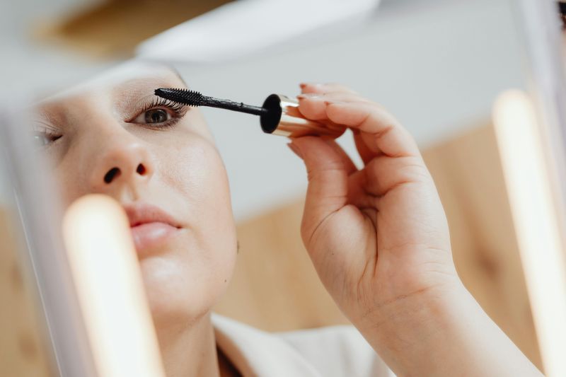Rejuvenate Dried-Out Mascara with Warm Water