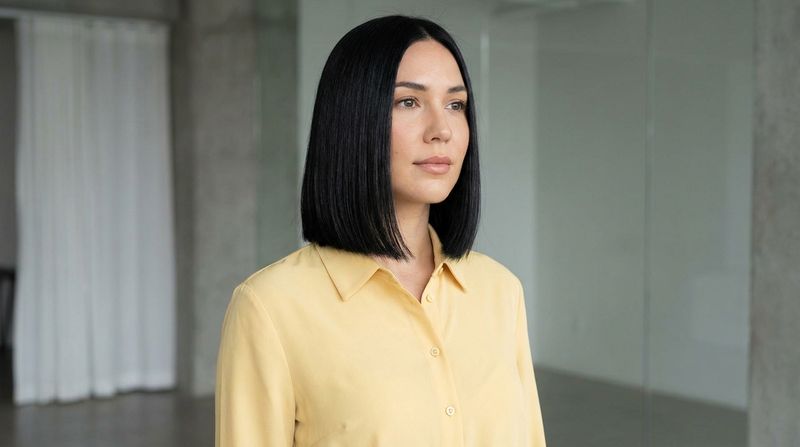 The Blunt Collarbone Cut