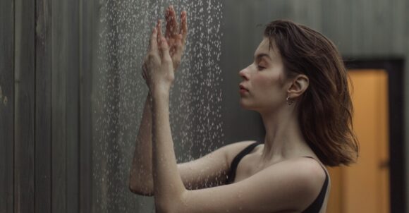 Want to Smell Good All Day? 12 Expert Tips That Don’t Involve Perfume