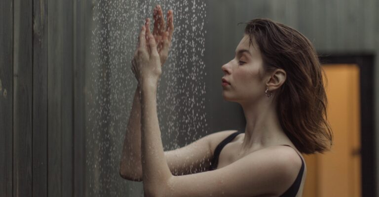 Want to Smell Good All Day? 12 Expert Tips That Don't Involve Perfume