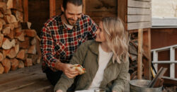 If a Relationship Feels Right, You'll Notice These 10 Natural Signs Early On