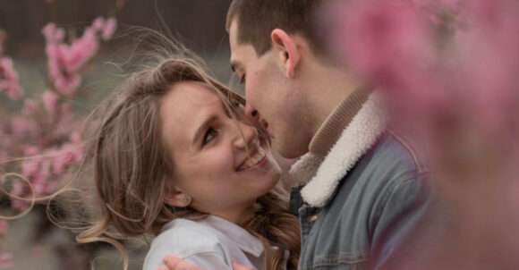 If There’s Real Chemistry, These 12 Things Happen Naturally