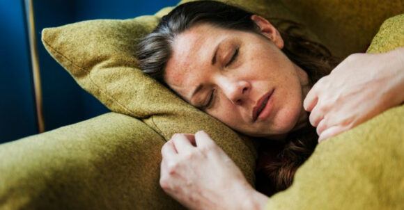 Psychology Reveals 12 Everyday Signs Someone May Be Quietly Losing Their Joy for Life