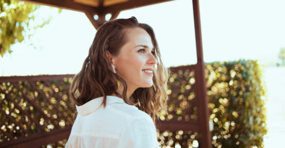 These 10 Habits Quietly Separate Elegant Women From the Rest