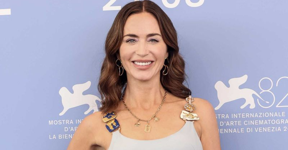 10 Modern Medium-Length Hairstyles for Women Over 40 That Feel Fresh and Full