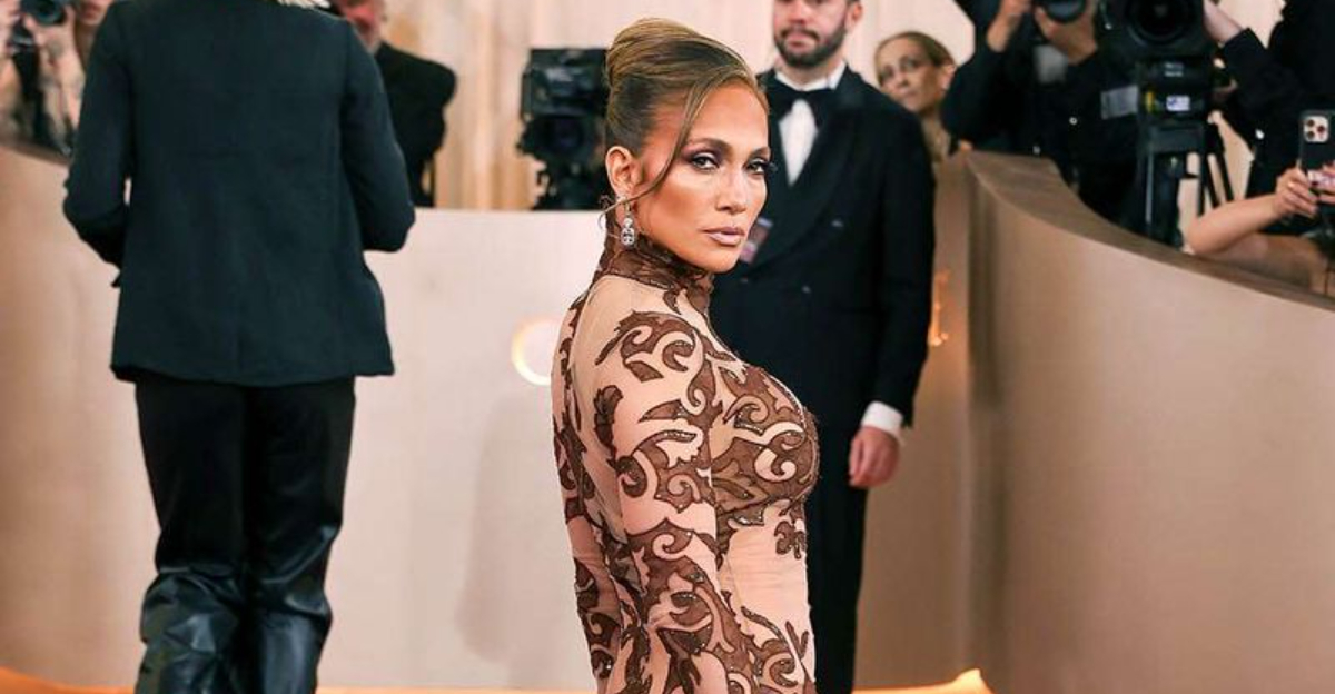 10 Old-School Hairstyles Everyone Is Bringing Back