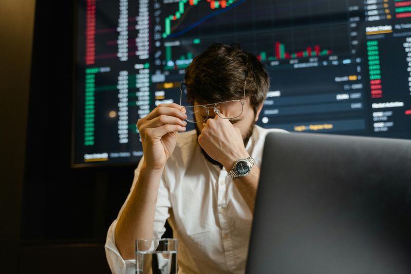 Obsessive Crypto Trading – Risky and Unstable