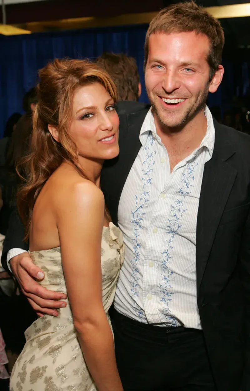Bradley Cooper and Jennifer Esposito - 122 Days