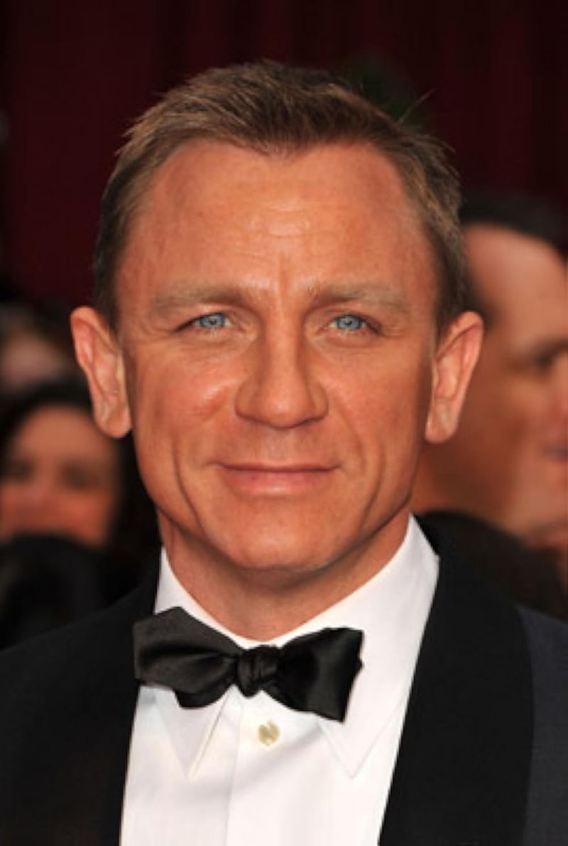 Daniel Craig – Density Tricks From Britain's Favorite Spy