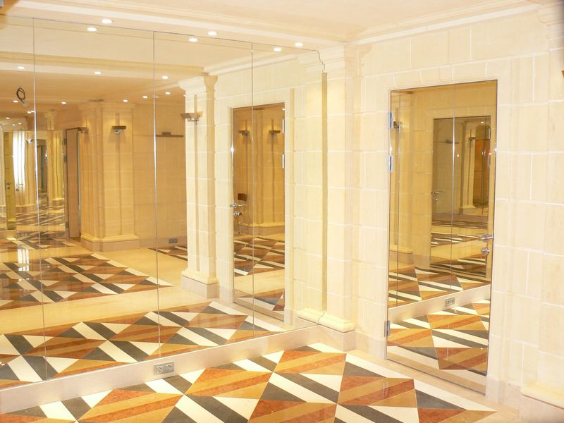 Mirrored Walls