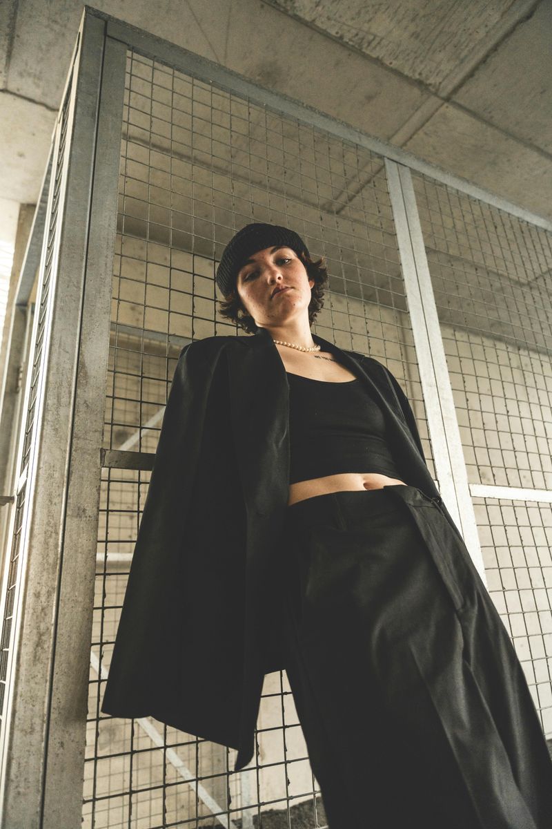 Monochrome Outfits vs. Mixed Aesthetics