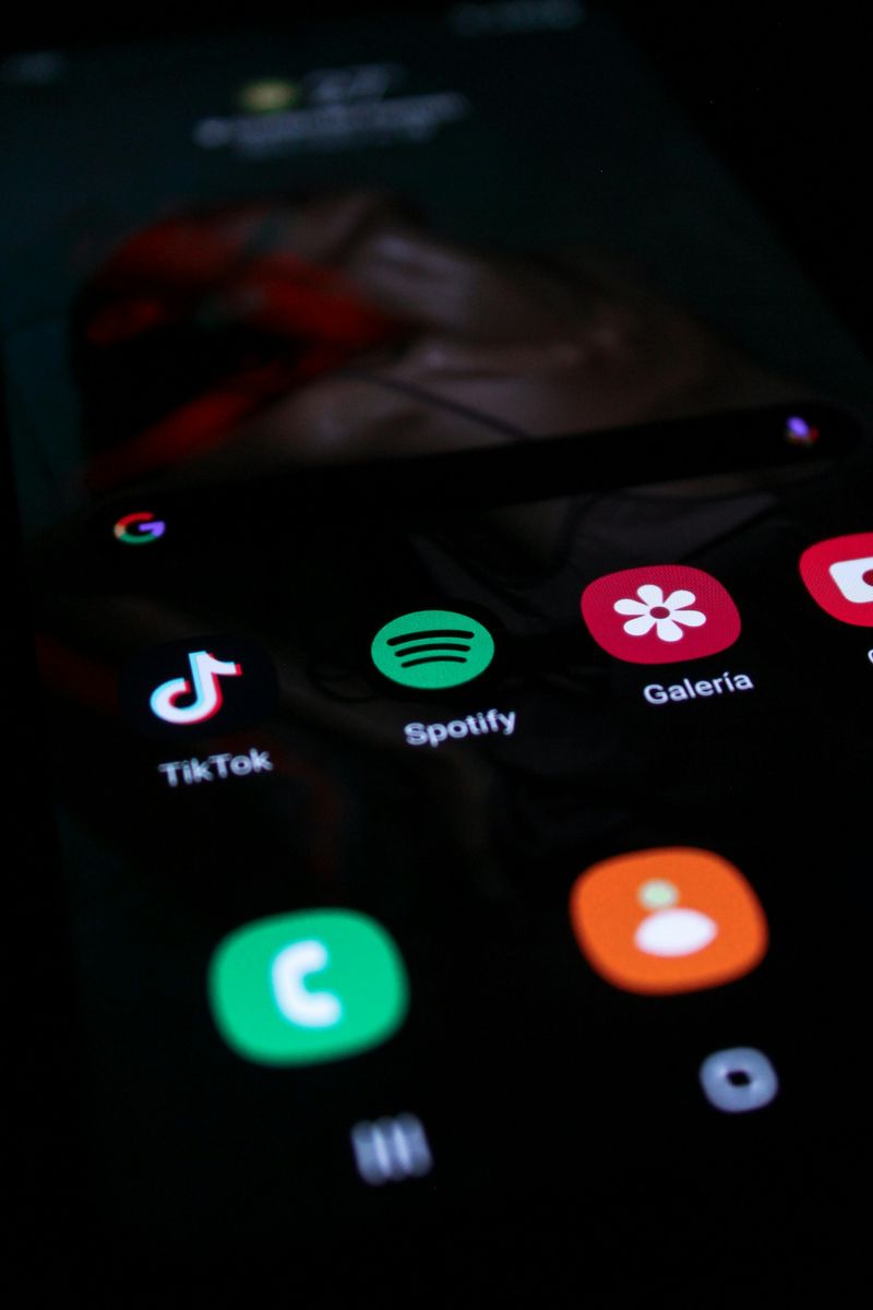 Name-dropping trends, apps, and artists