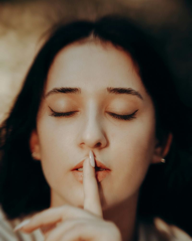 Non-Reactive Presence