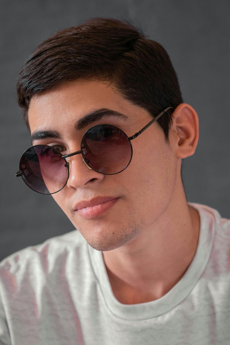 Random Sunglasses With Zero Fit Logic