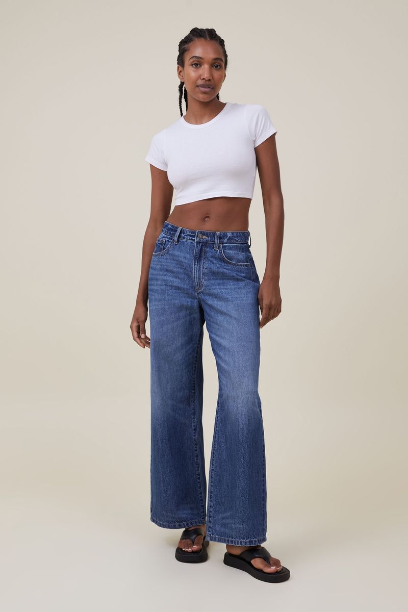 Relaxed Wide-Leg Jeans