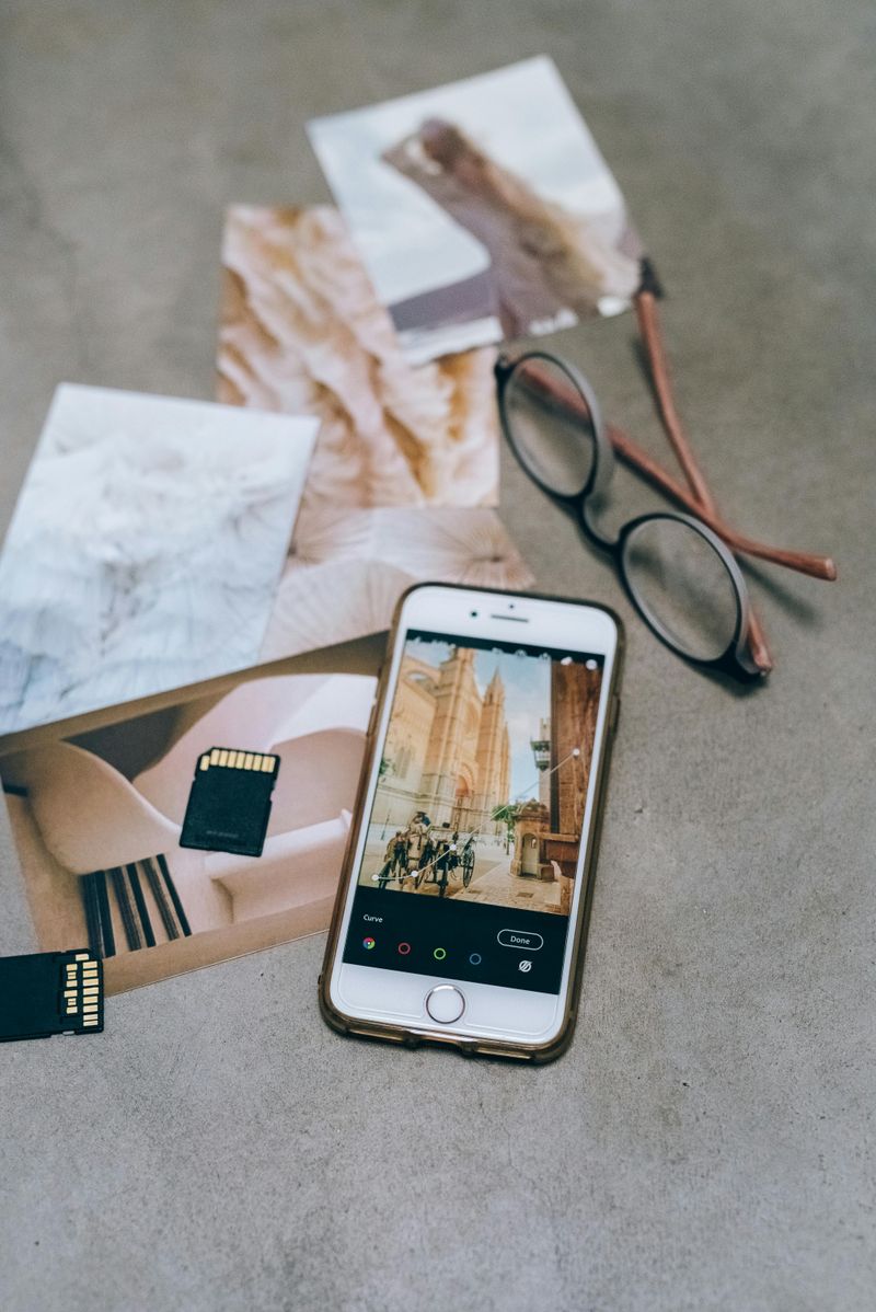 Family Photos Living in the Cloud, Not Albums