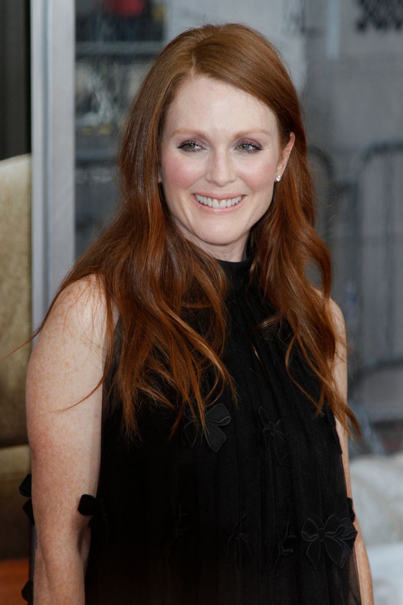 The Sleek Long Layers (inspired by Julianne Moore)