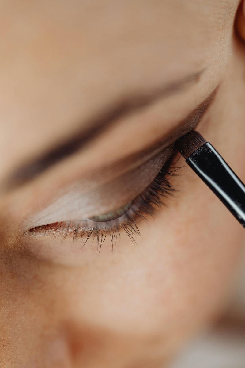 Ultra Sharp Cut Crease