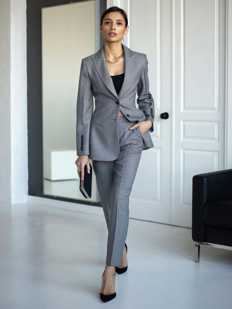 Wear Structured Blazers (Not Boxy Ones)