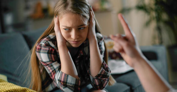 According to Psychology, These 14 Signs Suggest Your Parents Lacked Good Parenting Skills