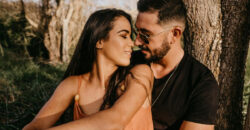 She's Into You, Man—These 13 Clues Make It Hard to Miss