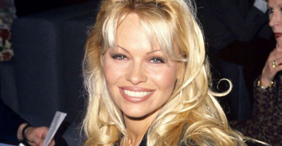 The Most Iconic and Beautiful ’90s Beauty Trends