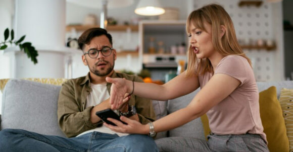 These 12 Low-Class Habits Can Ruin Any Relationship Overnight