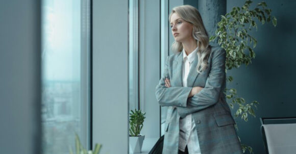 Women Who Seem Effortlessly Confident Often Follow These 10 Habits