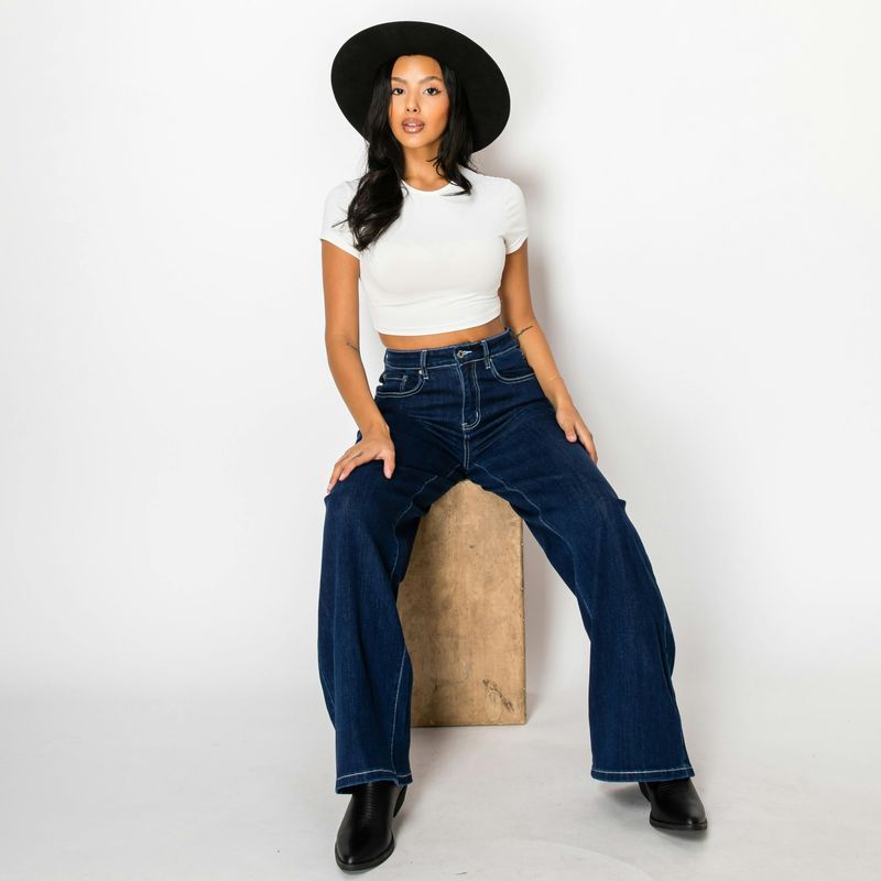 Choose High-Waisted Bottoms